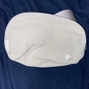 Lululemon Everywhere Belt Bag